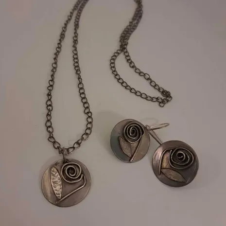 Komplet ogrlica i naušnice